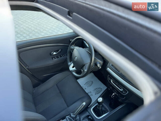 Білий Рено Меган, об'ємом двигуна 1.6 л та пробігом 233 тис. км за 5950 $, фото 43 на Automoto.ua