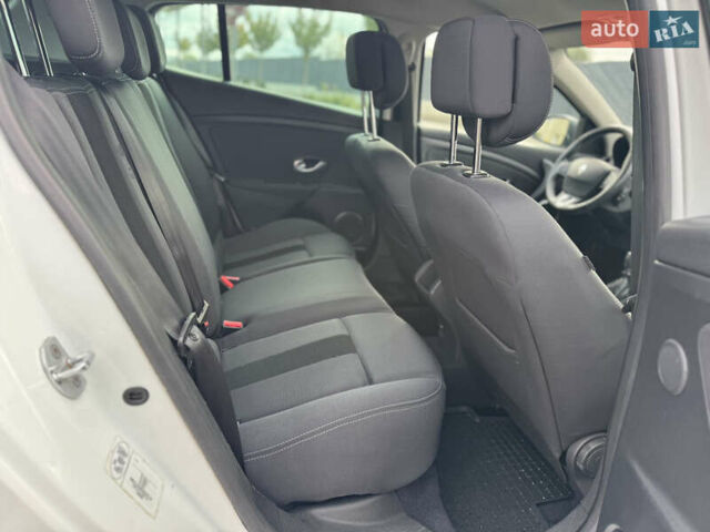 Білий Рено Меган, об'ємом двигуна 1.6 л та пробігом 220 тис. км за 5900 $, фото 27 на Automoto.ua