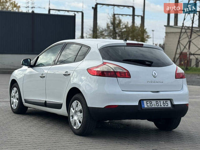 Рено Меган 2009 в Луцке на Automoto.ua Белый Рено Меган, объемом двигателя 1.6 л и пробегом 223 тыс. км за 6300 $, фото 14 на Automoto.ua