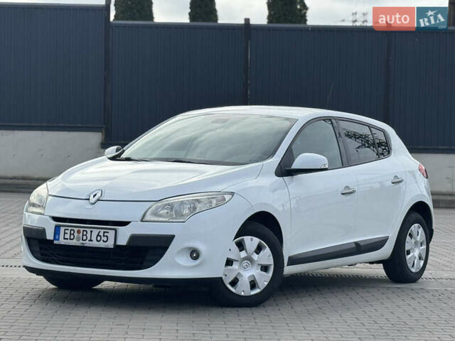 Білий Рено Меган, об'ємом двигуна 1.6 л та пробігом 220 тис. км за 5900 $, фото 2 на Automoto.ua