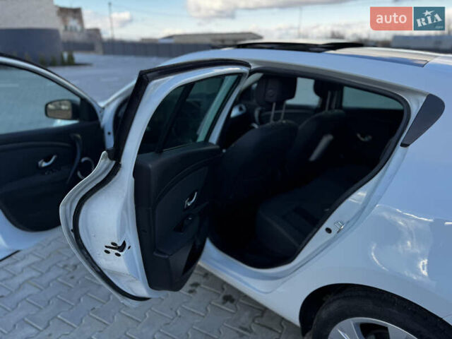 Білий Рено Меган, об'ємом двигуна 1.6 л та пробігом 233 тис. км за 5950 $, фото 28 на Automoto.ua
