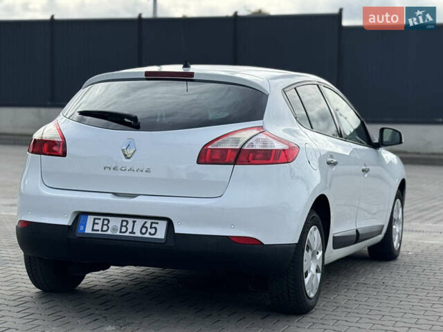 Рено Меган 2009 в Луцке на Automoto.ua Белый Рено Меган, объемом двигателя 1.6 л и пробегом 223 тыс. км за 6300 $, фото 13 на Automoto.ua