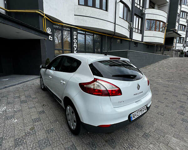 Белый Рено Меган, объемом двигателя 1.6 л и пробегом 183 тыс. км за 4999 $, фото 19 на Automoto.ua