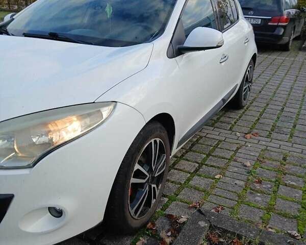 Белый Рено Меган, объемом двигателя 1.6 л и пробегом 264 тыс. км за 5541 $, фото 5 на Automoto.ua