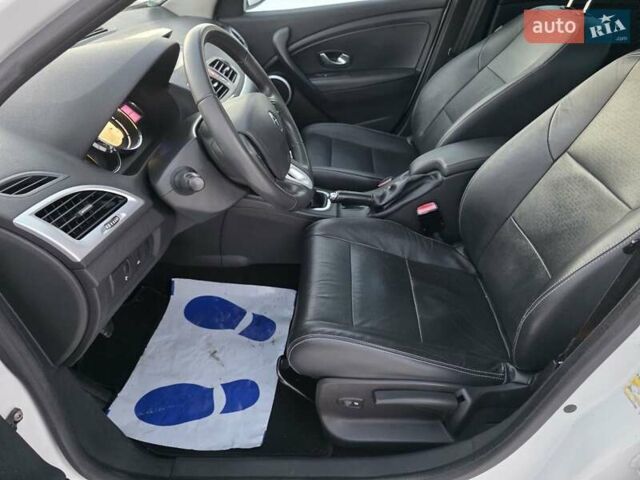 Белый Рено Меган, объемом двигателя 1.6 л и пробегом 128 тыс. км за 8499 $, фото 26 на Automoto.ua