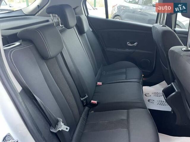 Білий Рено Меган, об'ємом двигуна 1.6 л та пробігом 252 тис. км за 7350 $, фото 37 на Automoto.ua