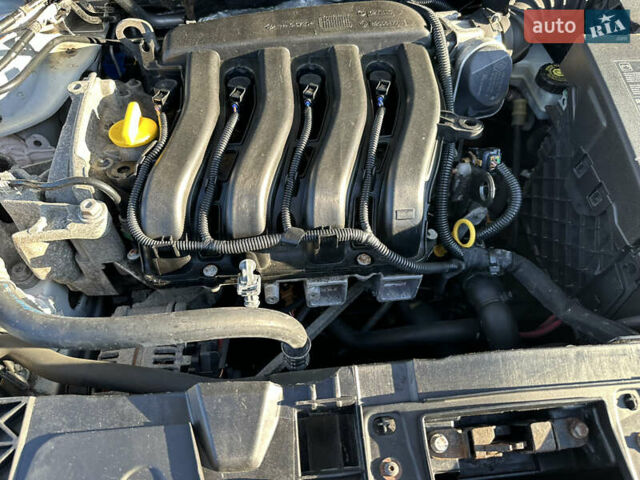 Рено Меган 2009 в Луцке на Automoto.ua Белый Рено Меган, объемом двигателя 1.6 л и пробегом 250 тыс. км за 6350 $, фото 1 на Automoto.ua