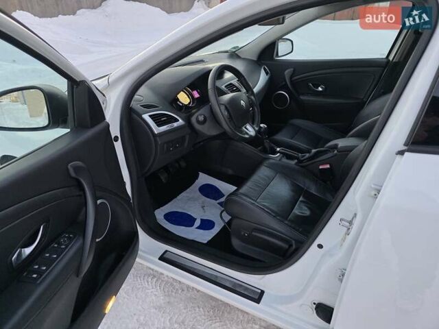 Белый Рено Меган, объемом двигателя 1.6 л и пробегом 128 тыс. км за 8499 $, фото 25 на Automoto.ua