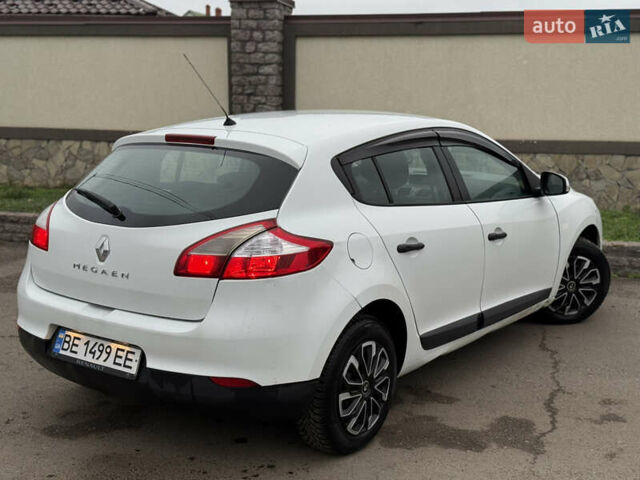 Белый Рено Меган, объемом двигателя 1.46 л и пробегом 353 тыс. км за 4800 $, фото 3 на Automoto.ua