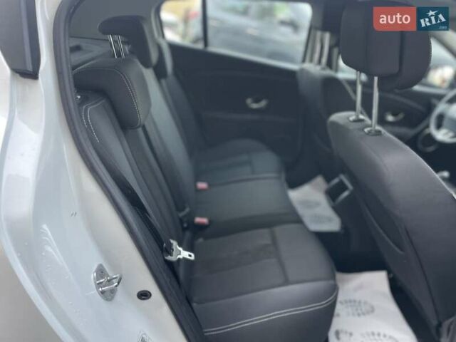 Білий Рено Меган, об'ємом двигуна 1.6 л та пробігом 252 тис. км за 7350 $, фото 44 на Automoto.ua