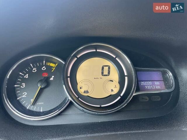Білий Рено Меган, об'ємом двигуна 1.6 л та пробігом 252 тис. км за 7350 $, фото 4 на Automoto.ua