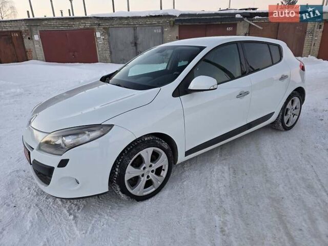 Белый Рено Меган, объемом двигателя 1.6 л и пробегом 128 тыс. км за 8499 $, фото 22 на Automoto.ua