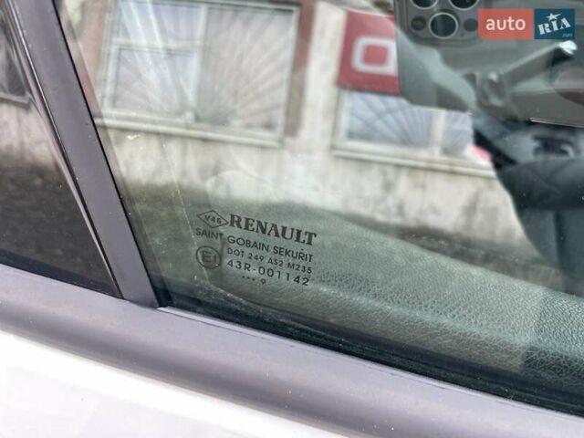 Білий Рено Меган, об'ємом двигуна 1.6 л та пробігом 252 тис. км за 7350 $, фото 72 на Automoto.ua