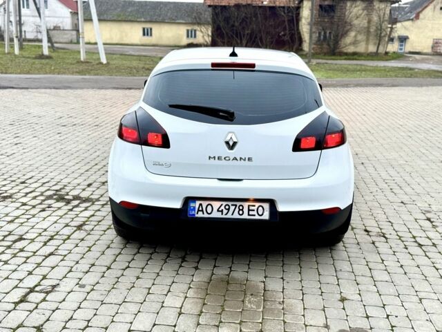 Белый Рено Меган, объемом двигателя 0 л и пробегом 272 тыс. км за 5600 $, фото 4 на Automoto.ua