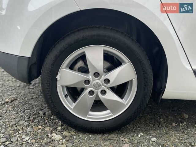 Білий Рено Меган, об'ємом двигуна 1.6 л та пробігом 252 тис. км за 7350 $, фото 55 на Automoto.ua