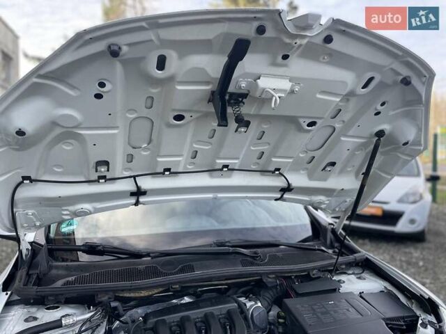Білий Рено Меган, об'ємом двигуна 1.6 л та пробігом 252 тис. км за 7350 $, фото 26 на Automoto.ua