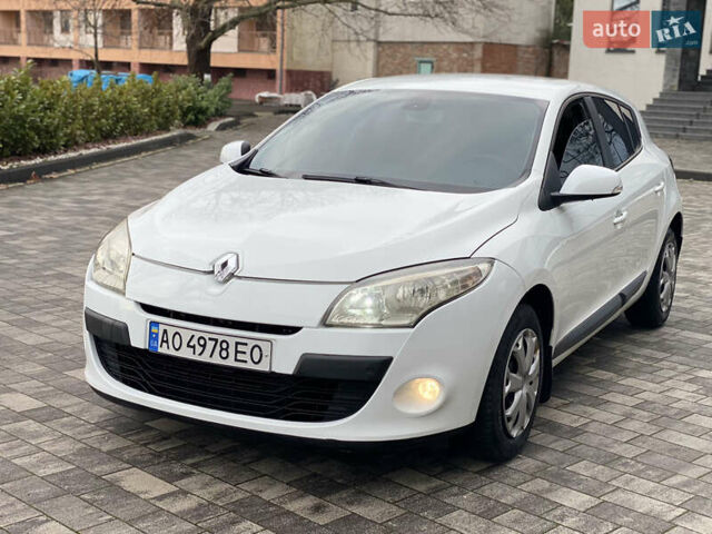 Білий Рено Меган, об'ємом двигуна 1.6 л та пробігом 271 тис. км за 5600 $, фото 7 на Automoto.ua