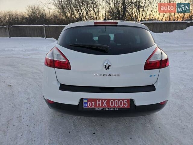 Белый Рено Меган, объемом двигателя 1.6 л и пробегом 128 тыс. км за 8499 $, фото 14 на Automoto.ua