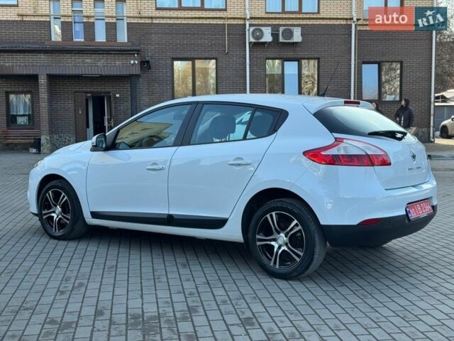 Белый Рено Меган, объемом двигателя 1.6 л и пробегом 179 тыс. км за 6500 $, фото 3 на Automoto.ua