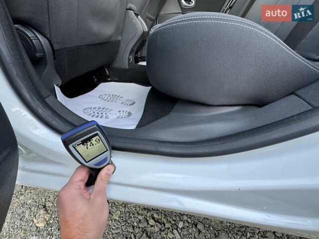 Білий Рено Меган, об'ємом двигуна 1.6 л та пробігом 252 тис. км за 7350 $, фото 89 на Automoto.ua