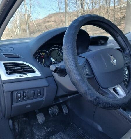 Білий Рено Меган, об'ємом двигуна 2 л та пробігом 198 тис. км за 7500 $, фото 11 на Automoto.ua