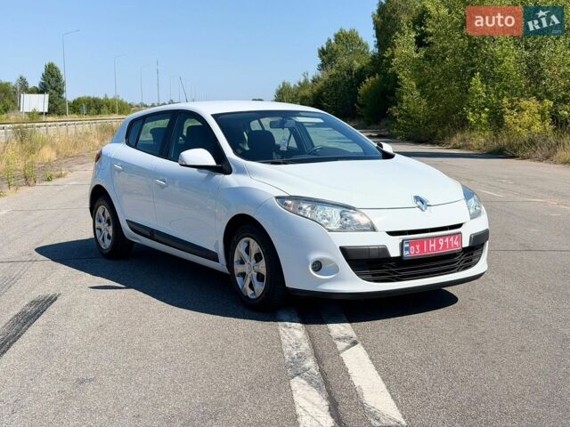 Білий Рено Меган, об'ємом двигуна 1.6 л та пробігом 220 тис. км за 6999 $, фото 1 на Automoto.ua
