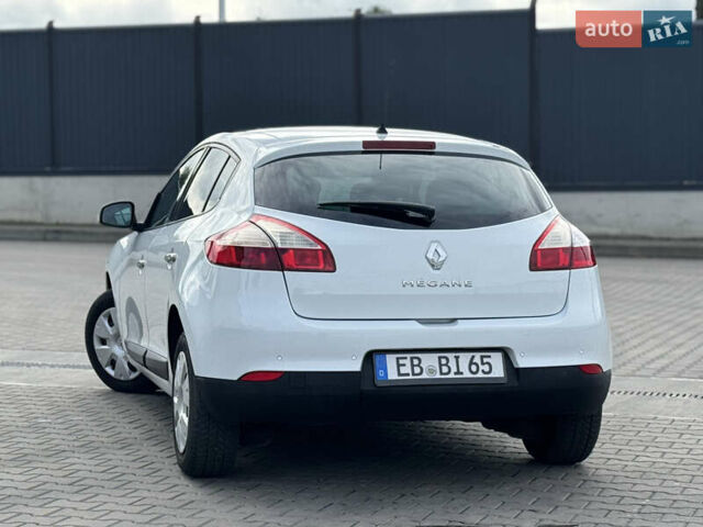 Білий Рено Меган, об'ємом двигуна 1.6 л та пробігом 220 тис. км за 5900 $, фото 15 на Automoto.ua