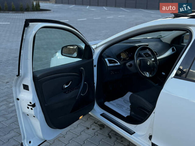 Білий Рено Меган, об'ємом двигуна 1.6 л та пробігом 233 тис. км за 5950 $, фото 24 на Automoto.ua