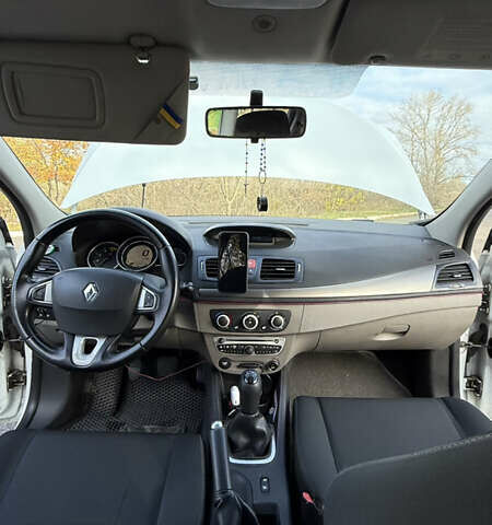 Белый Рено Меган, объемом двигателя 1.46 л и пробегом 320 тыс. км за 5700 $, фото 23 на Automoto.ua