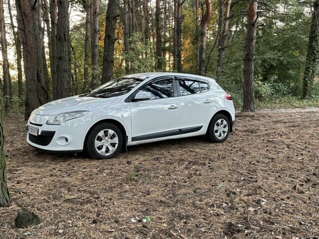 Білий Рено Меган, об'ємом двигуна 1.5 л та пробігом 240 тис. км за 6800 $, фото 3 на Automoto.ua