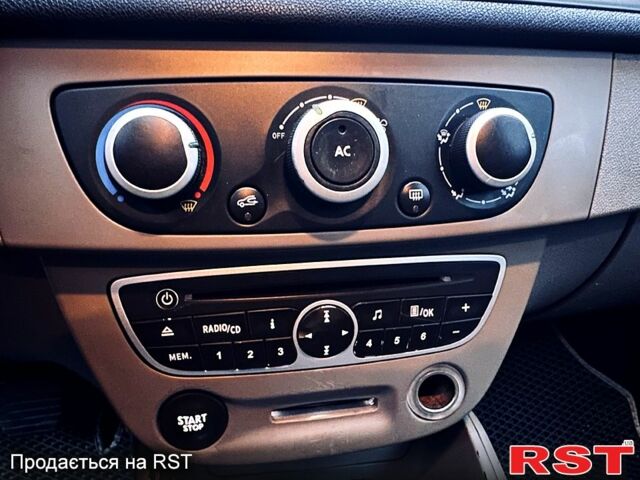 Белый Рено Меган, объемом двигателя 1.5 л и пробегом 294 тыс. км за 5300 $, фото 9 на Automoto.ua