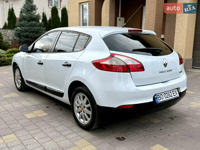 Белый Рено Меган, объемом двигателя 1.5 л и пробегом 247 тыс. км за 5433 $, фото 6 на Automoto.ua