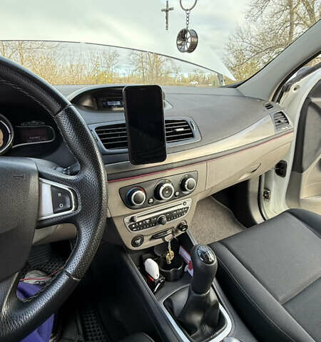 Белый Рено Меган, объемом двигателя 1.46 л и пробегом 320 тыс. км за 5700 $, фото 19 на Automoto.ua