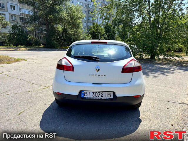 Белый Рено Меган, объемом двигателя 1.5 л и пробегом 0 тыс. км за 5300 $, фото 3 на Automoto.ua