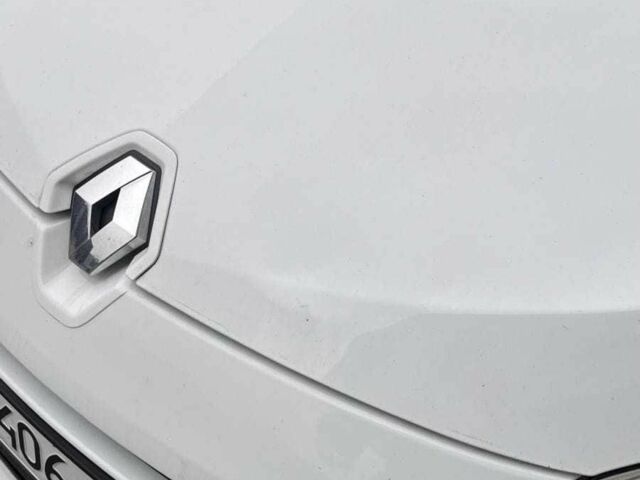 Белый Рено Меган, объемом двигателя 1.5 л и пробегом 303 тыс. км за 5200 $, фото 11 на Automoto.ua