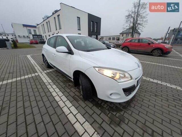 Белый Рено Меган, объемом двигателя 1.6 л и пробегом 206 тыс. км за 5300 $, фото 10 на Automoto.ua