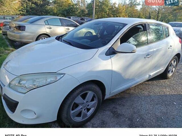 Білий Рено Меган, об'ємом двигуна 1.4 л та пробігом 250 тис. км за 6650 $, фото 3 на Automoto.ua