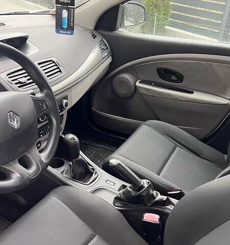 Білий Рено Меган, об'ємом двигуна 1.46 л та пробігом 303 тис. км за 5200 $, фото 2 на Automoto.ua