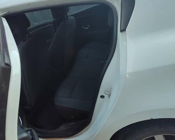 Білий Рено Меган, об'ємом двигуна 1.46 л та пробігом 309 тис. км за 5715 $, фото 5 на Automoto.ua