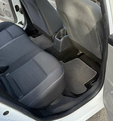 Белый Рено Меган, объемом двигателя 1.46 л и пробегом 320 тыс. км за 5700 $, фото 27 на Automoto.ua