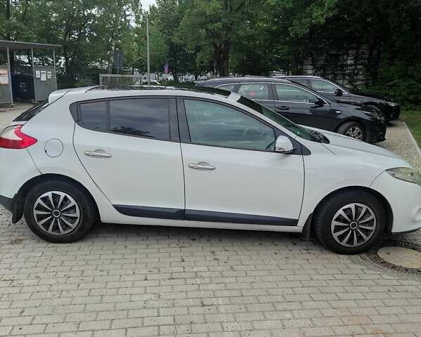 Білий Рено Меган, об'ємом двигуна 1.5 л та пробігом 196 тис. км за 7000 $, фото 18 на Automoto.ua
