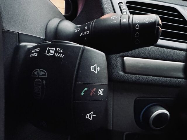 Білий Рено Меган, об'ємом двигуна 1.5 л та пробігом 296 тис. км за 5000 $, фото 7 на Automoto.ua