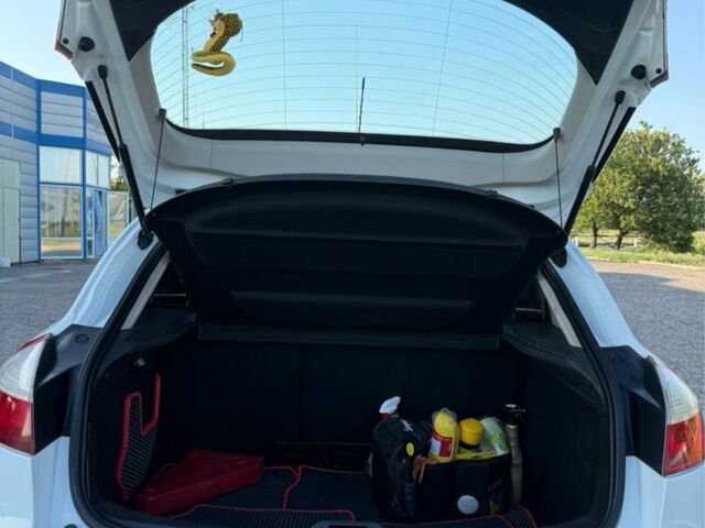 Белый Рено Меган, объемом двигателя 1.5 л и пробегом 171 тыс. км за 6000 $, фото 3 на Automoto.ua