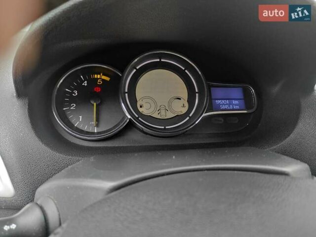 Білий Рено Меган, об'ємом двигуна 1.5 л та пробігом 196 тис. км за 7000 $, фото 1 на Automoto.ua