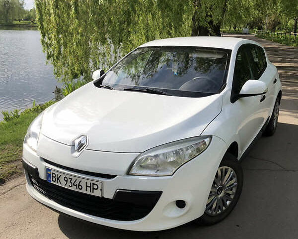 Білий Рено Меган, об'ємом двигуна 1.5 л та пробігом 192 тис. км за 5800 $, фото 2 на Automoto.ua