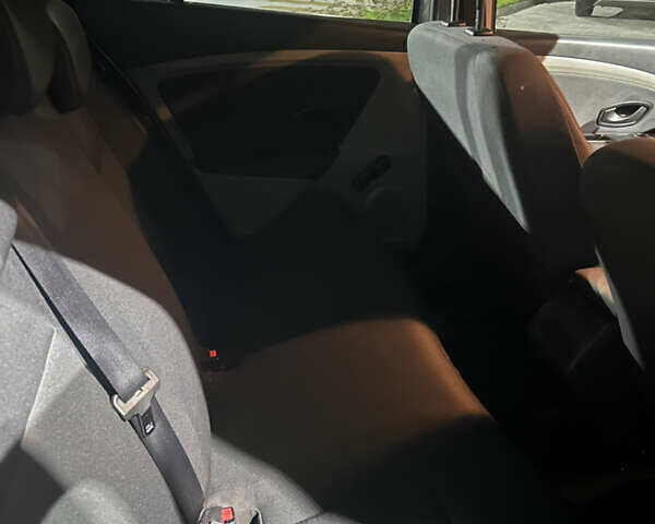 Белый Рено Меган, объемом двигателя 1.6 л и пробегом 239 тыс. км за 6999 $, фото 14 на Automoto.ua