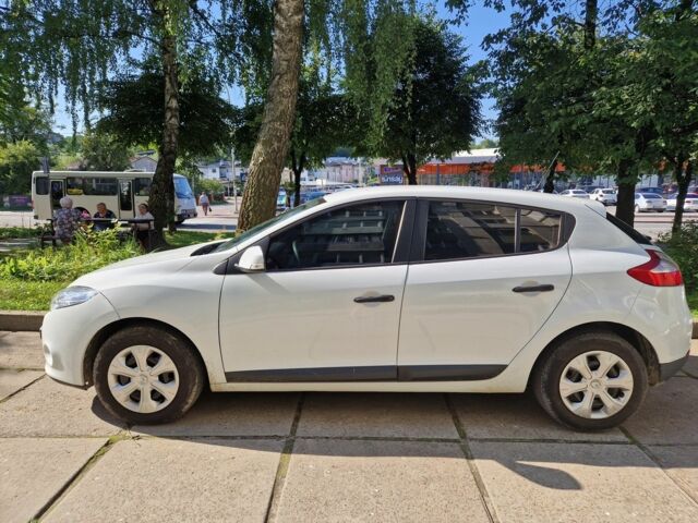 Белый Рено Меган, объемом двигателя 1.5 л и пробегом 280 тыс. км за 7100 $, фото 1 на Automoto.ua