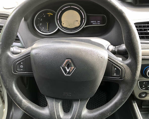 Білий Рено Меган, об'ємом двигуна 1.5 л та пробігом 192 тис. км за 5800 $, фото 10 на Automoto.ua