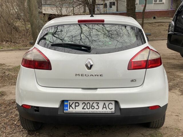 Белый Рено Меган, объемом двигателя 1.5 л и пробегом 210 тыс. км за 6200 $, фото 7 на Automoto.ua
