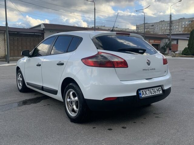 Белый Рено Меган, объемом двигателя 1.5 л и пробегом 252 тыс. км за 5200 $, фото 4 на Automoto.ua